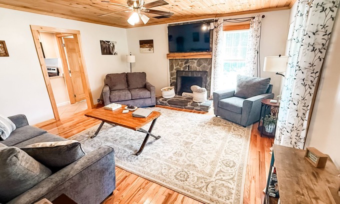 Mouth of Wilson House | Near Grayson Highlands Hot Tub & Creekside Fun