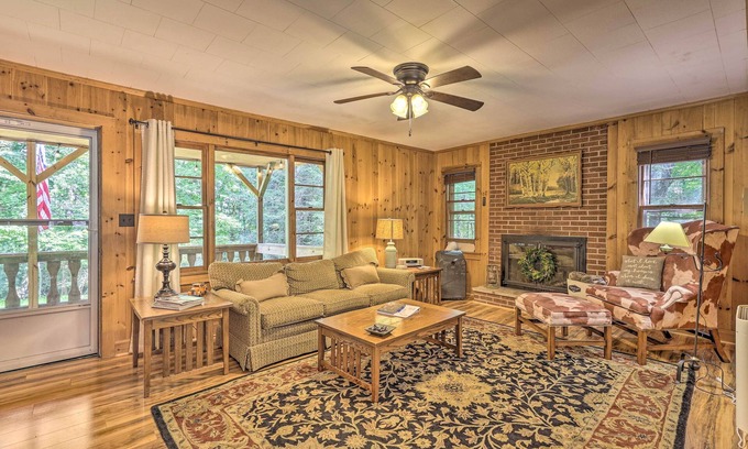 Roaring Gap House | Near Hiking: Roaring Gap Retreat w/Fire Pit!