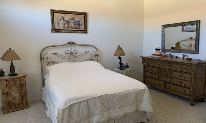 Superstition Springs Condo | Near lots of restaurants ,shopping and on superstition springs golf couse