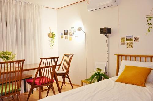 Jamsil-dong Apartment | Near Lotte World, KSPO DOME, COEX, Olympic Park, 2 Rooms, 2 Queen beds, 1 super single bed, 5 people