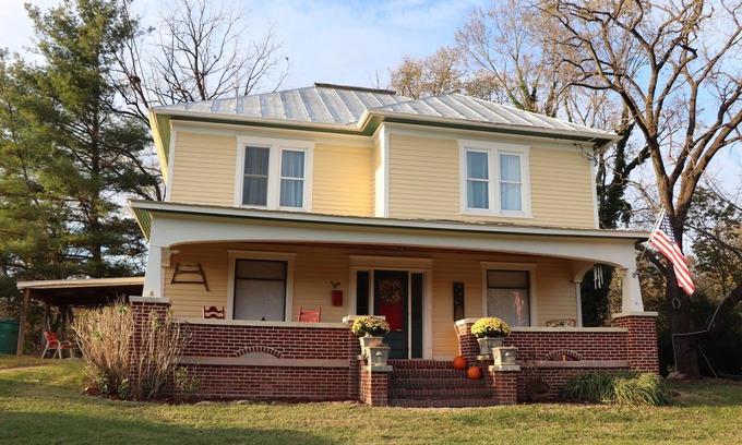 Broadway House | Near Massanutten & Bryce Resort and Much More! Game Room, Grill & Firepit
