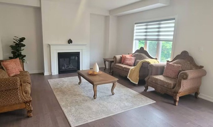 Simcoe House | Near Port Dover/Turkey Point Furnished 5BR House