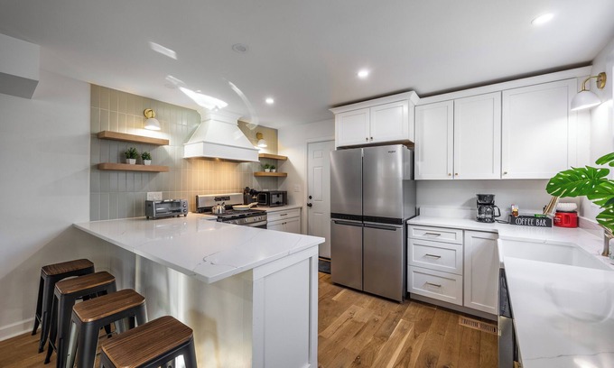 Highland Park House | Near Ravinia and Navy Base, charming 3-bedroom house in peaceful Highland Park