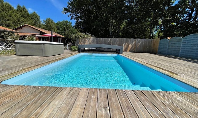 Grayan-Et-L'Hopital House | Near Soulac/sea air-conditioned house for 6, indoor swimming pool, jacuzzi