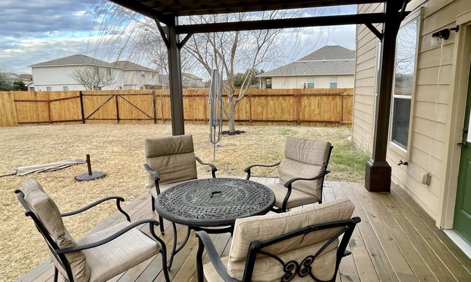 Los Cielos House | Near Tesla, CoA & Airport, 4 Beds, Balcony/Patios