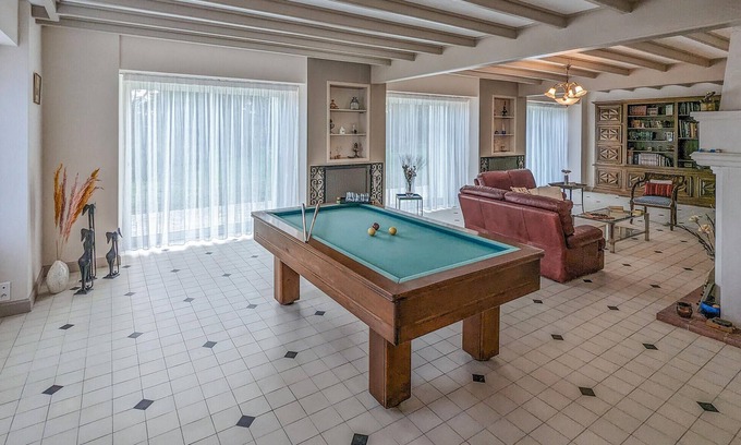 Port-Sainte-Marie House | Near the river Garonne welcomes you this spacious and family-friendly cottage with a large garden.