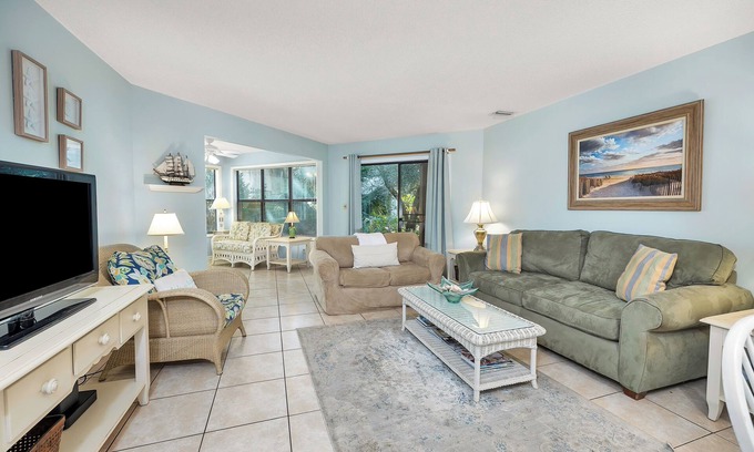 Saint Simons Heights Condo | Near the Village, Convenient to Shops, Restaurants, and the Beach