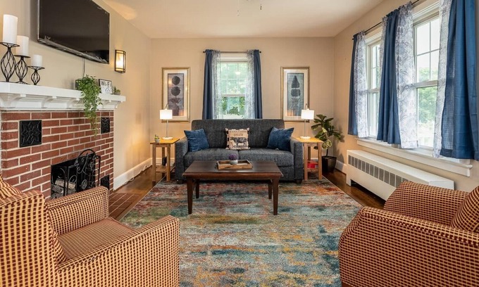 Maurertown House | Near Vineyard & Distillery - Muse of Maurertown