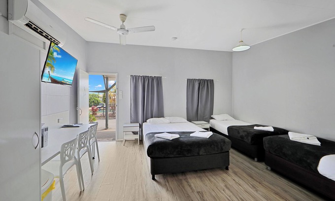 Tinana Hotel | Ned Kelly's Motel