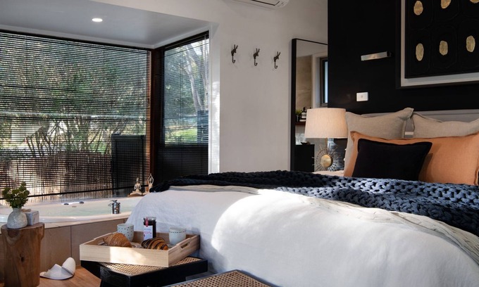 Hepburn Springs House | Negroni Lane - A stylish villa nestled in the serene bushland of Hepburn Springs.