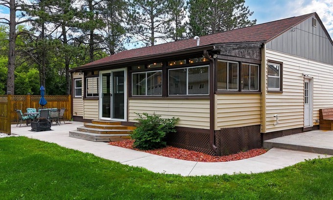 Duluth House | Neighbor Home Close to Everything | Bucky's Haven