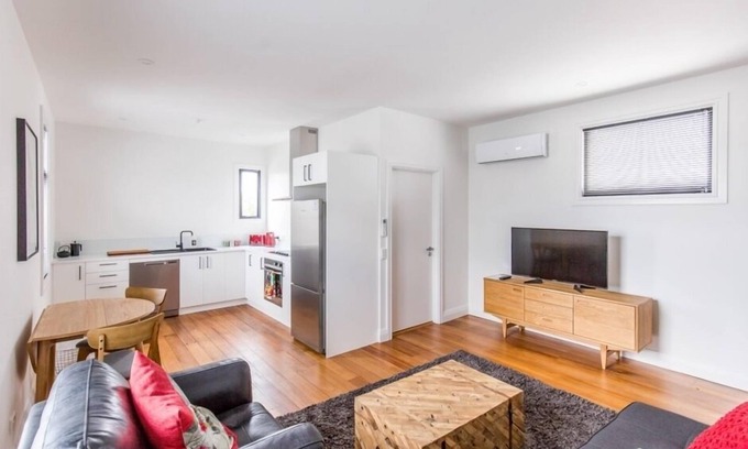 Nelson City Centre Apartment | Nelson City Centre Apartment 3 - Stylish apartment in the city center!