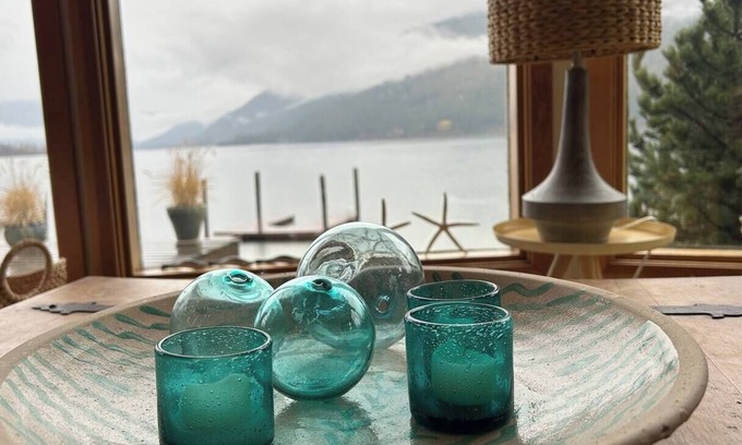 Nelson House | Nelson LakeHouse-Paradise on a Private Beach