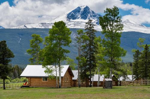 Nemaiah Valley Cabin | Nemiah Valley Lodge