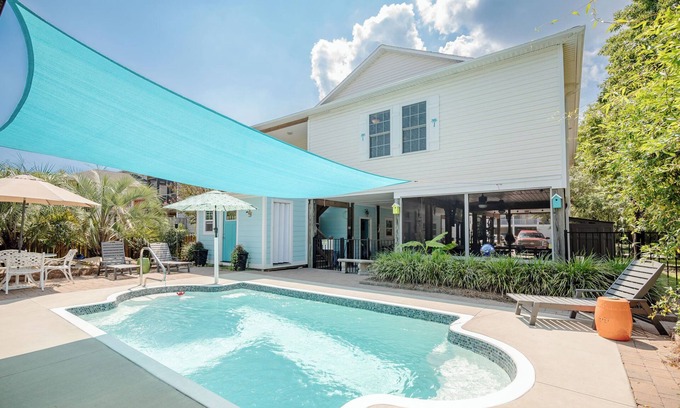 Tranquil Harbour House | Nemo's Place: 2 Single Kayaks, 5 Bicycles and Room for Outdoor Entertaining