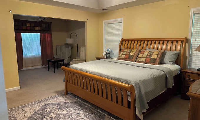 Dallas House | nEnjoyable 4-bedroom house with AC in Dallas. Great place for the family & frnds