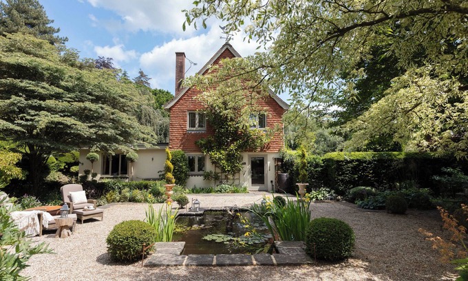 Pulborough House | Nest Cottage, an idyllic one bedroom cottage