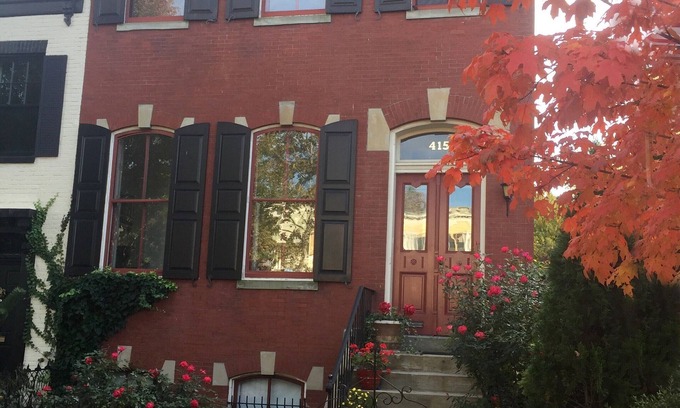 Capitol Hill Bed & Breakfast | NESTLED IN PRIME CAPITOL HILL LOCATION - STEPS AWAY TO EVERYTHING!
