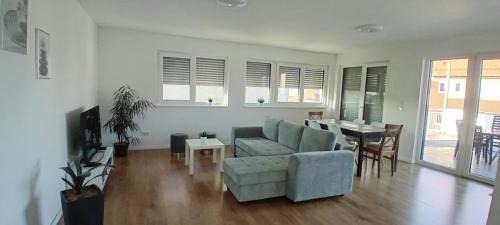 Fuerth Apartment | Neubau Appartement mit Terasse, privater Eingang,Parkplatz,Küche