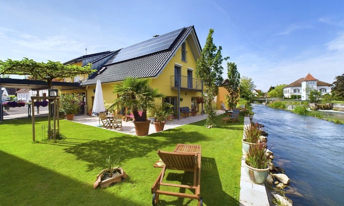 Singen Apartment | Neue Ferienwohnung 35qm u. Balkon in Sehr Schöner Lage, Direkt am Fluss