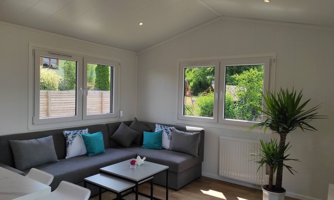 Wiesenbronn Apartment | Neues Mobilheim mit Terasse und Garten
