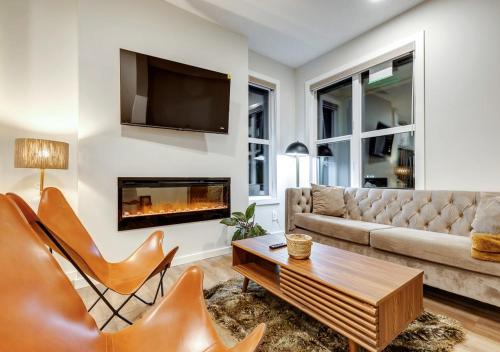 Calgary House | Neutral Living 6Beds 4Bedrooms and Bonus Room Free Parking