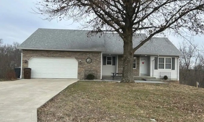 Aurora House | Never Too Farn Spacious house on dead end road with great outdoor space!nn