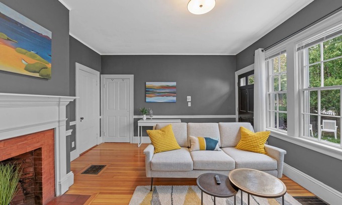 Salem Apartment | NEW 1803 Salem 1BR l Walk 2 Haunted Happenings