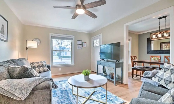 South Arlington House | NEW! ~1mi AT&T Stadium, Globe Life Field, Golf, Six Flags, UTA, DownTown