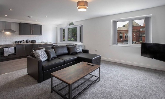 Blackpool Town Center Apartment | New 2 Bedroom Apt, close to Winter Gardens. Apt 3