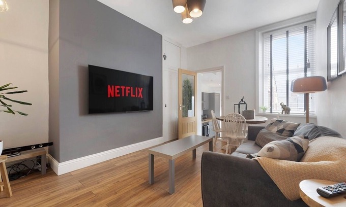 Heaton House | New 2BR in biddlestone road