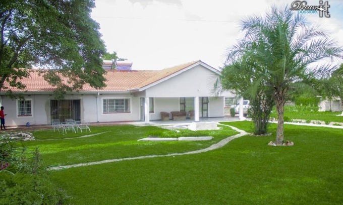 Harare House | New 3 bed house , open plan kitchen/Lounge. Sleeps 6. Borehole water, solar
