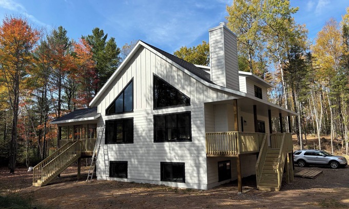 Mercer House | New 3-bedroom house on Spider Lake and Turtle River on a private 3 acre lot.