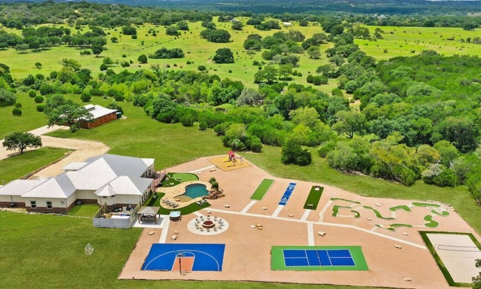 Dripping Springs House | * NEW 5 STAR HILL COUNTRY RETREAT *