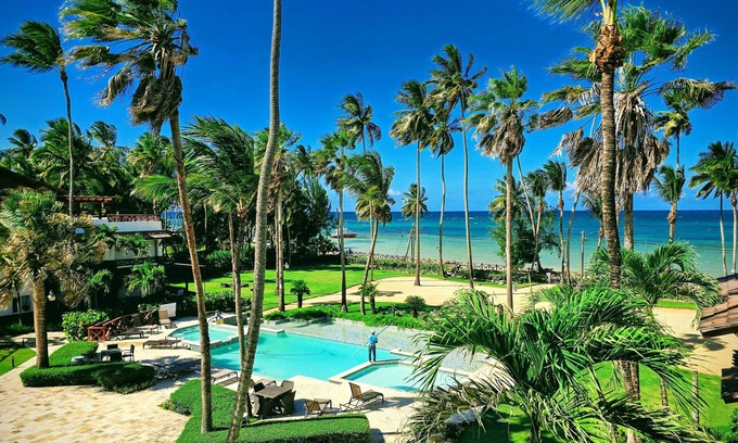 Puerto Bahia Apartment | NEW Amazing Direct Beach Views 4BR Penthouse Pools/Jacuzzi/BBQ + Maid Services