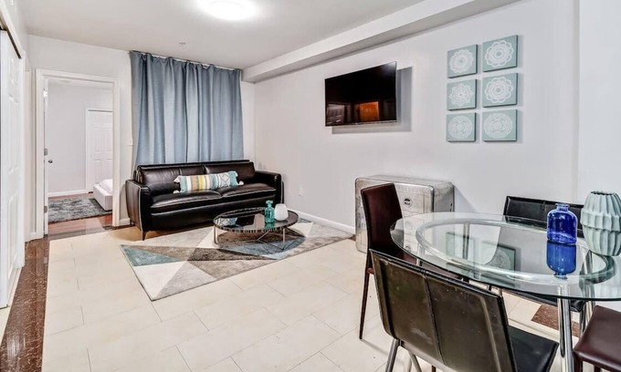 Chinatown Apartment | New and Cozy 1BD Apt in the heart of Philly!