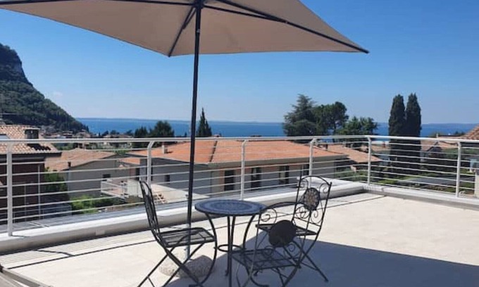 Garda Apartment | New apartment with lake view solarium