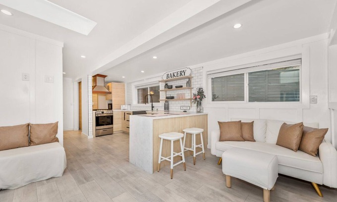 Fire Mountain Apartment | New Beach Apartment w/Yard