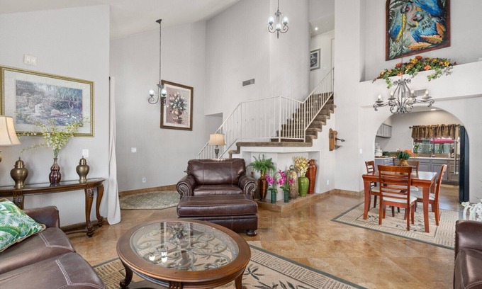 Glendale House | πποΈ NEW Beautiful Relaxed Elegant Retreat.2330 sf 4b3b.