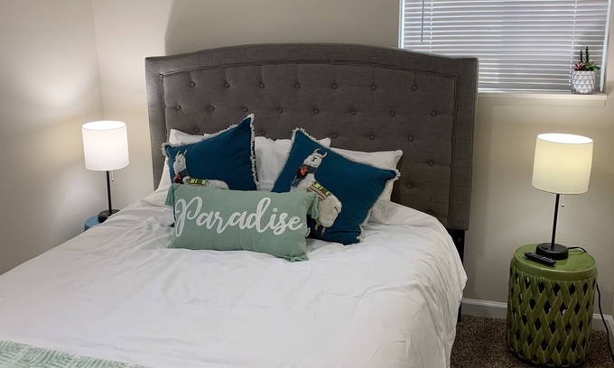 Las Cruces House | NEW! Beautifully Remodeled 5 Bedroom Mesilla Street Home- All New Furniture