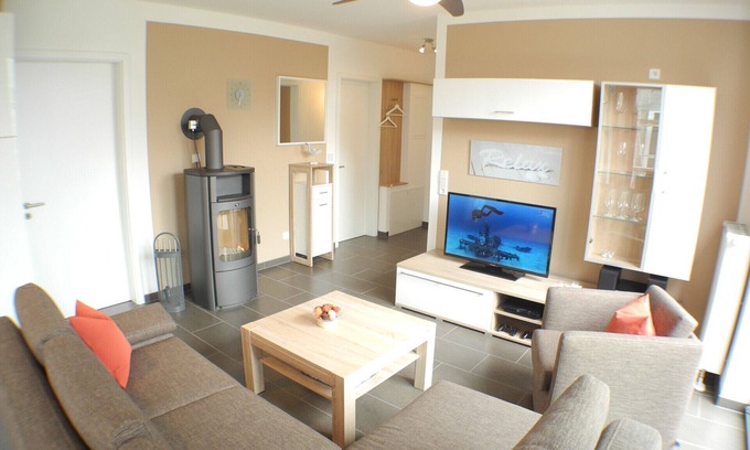 Grossenbrode Apartment | New building apartment "coastal magic 18" with sea view, sunny balcony, beach chair