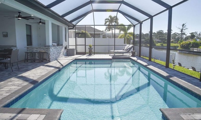 Trafalgar House | New Canal Access Pool Home w/Outdoor Oasis/Kayaks