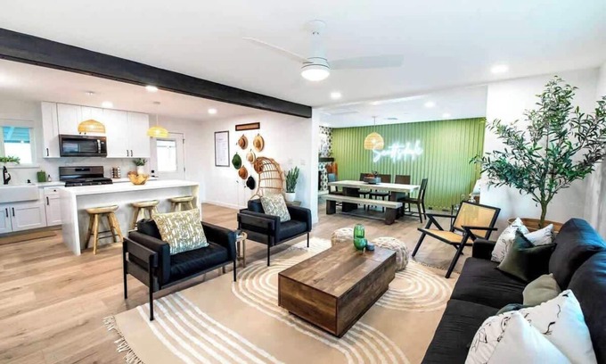 New Papago Parkway House | New Casa Salute-Oldtown Scottsdale-Heated Pool!