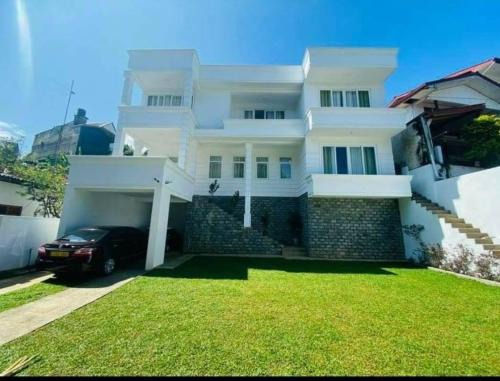 Balangoda House | New Castle Villa