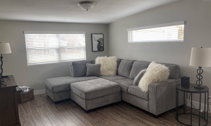 Cedar Rapids House | NEW! Charming Cottage on Elmhurst Drive Ne. Close to Mt. Mercy and Coe College.
