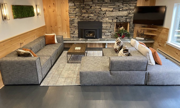 West Dover House | New - Closest House to Hermitage Clubhouse - 5 min walk to Hermitage Inn
