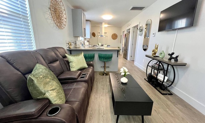 Earlewood House | *NEW* COLA Lincoln Loft