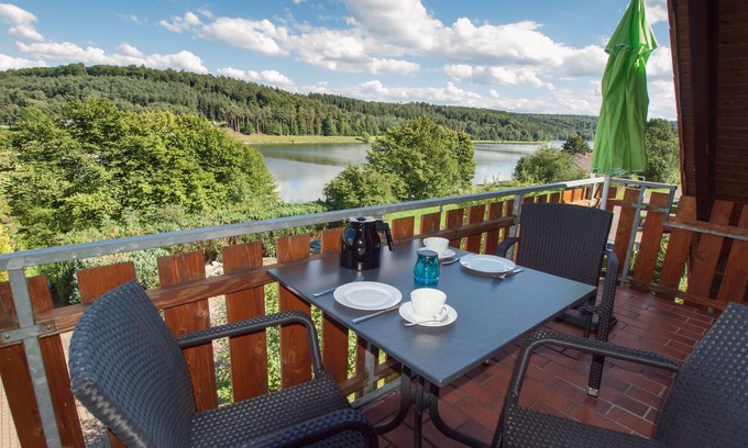 Bad Arolsen Apartment | New! Comfortable apartment with lake view