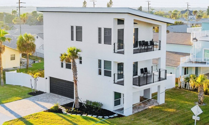 Port Orange House | NEW Directly Across from Beach with Pool