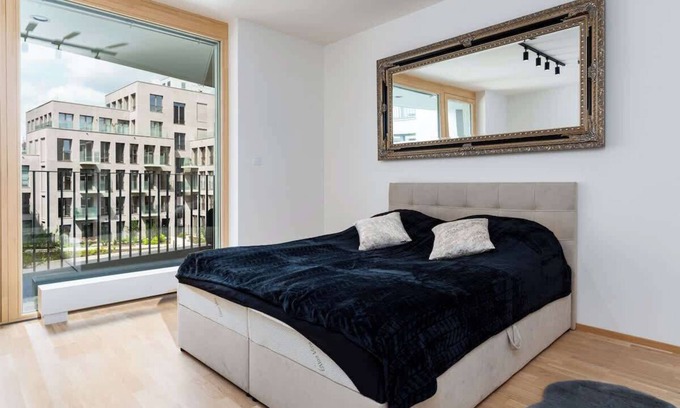 Nove Mesto Apartment | New Elegance Suite Su